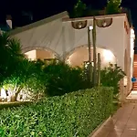 Villa Tea Con Piscina A Pochi Passi Dal Mare