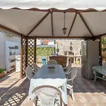 Villa Tea Con Piscina A Pochi Passi Dal Mare