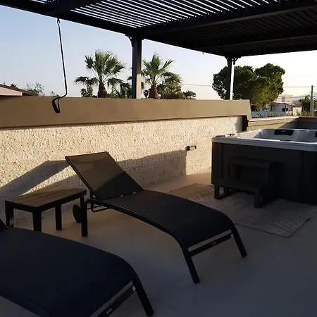 Tea Sr Con Jacuzzi E Piscina Privata * Fontane Bianche
