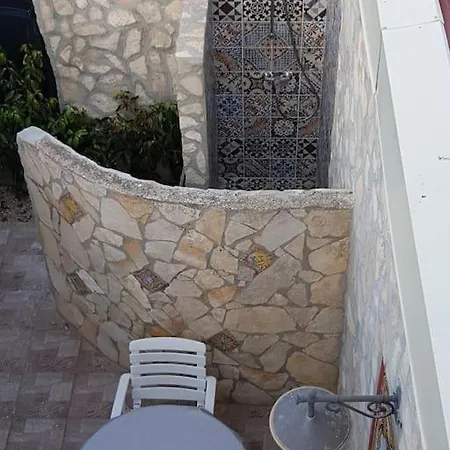 Tea Sr Con Jacuzzi E Piscina Privata * Fontane Bianche