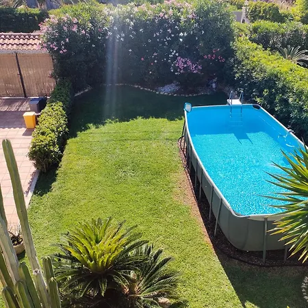 Tea Con Piscina A Pochi Passi Dal Mare